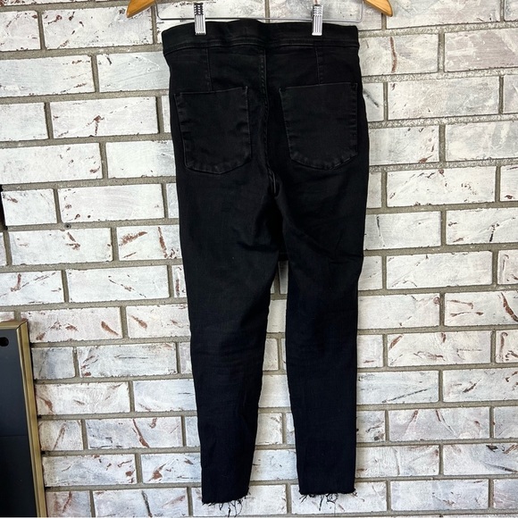 Free People | Black High Waist Cropped Raw Hem Pull On Joggings - Picture 2 of 8